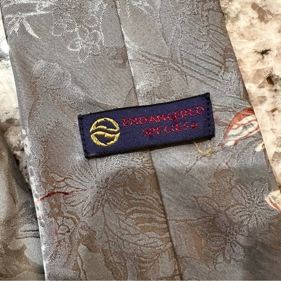 Cougar Neck Tie Mens Tie Grey Maroon Silk - Picture 4 of 4